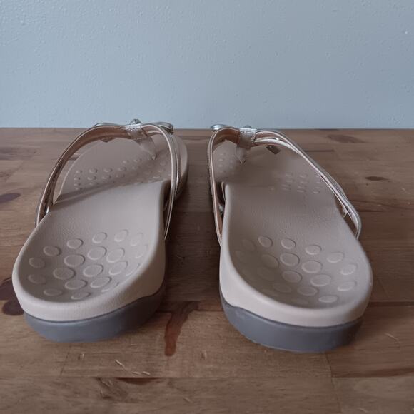 Vionic Women's Bella X Toe Post Sandals Gold Patent Leather With Bow 7 M - Picture 6 of 9